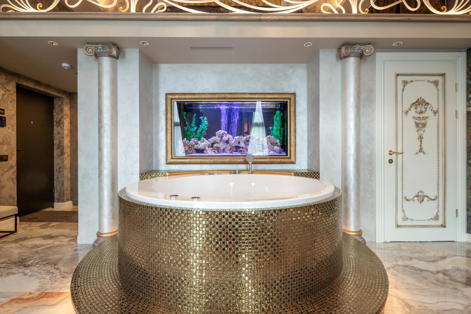 Jacuzzi Exotica Apartment Klaipėda Exteriör bild